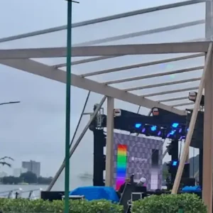 Cobertura estrutura bege e teto transparente Opcoes Coberturas para eventos